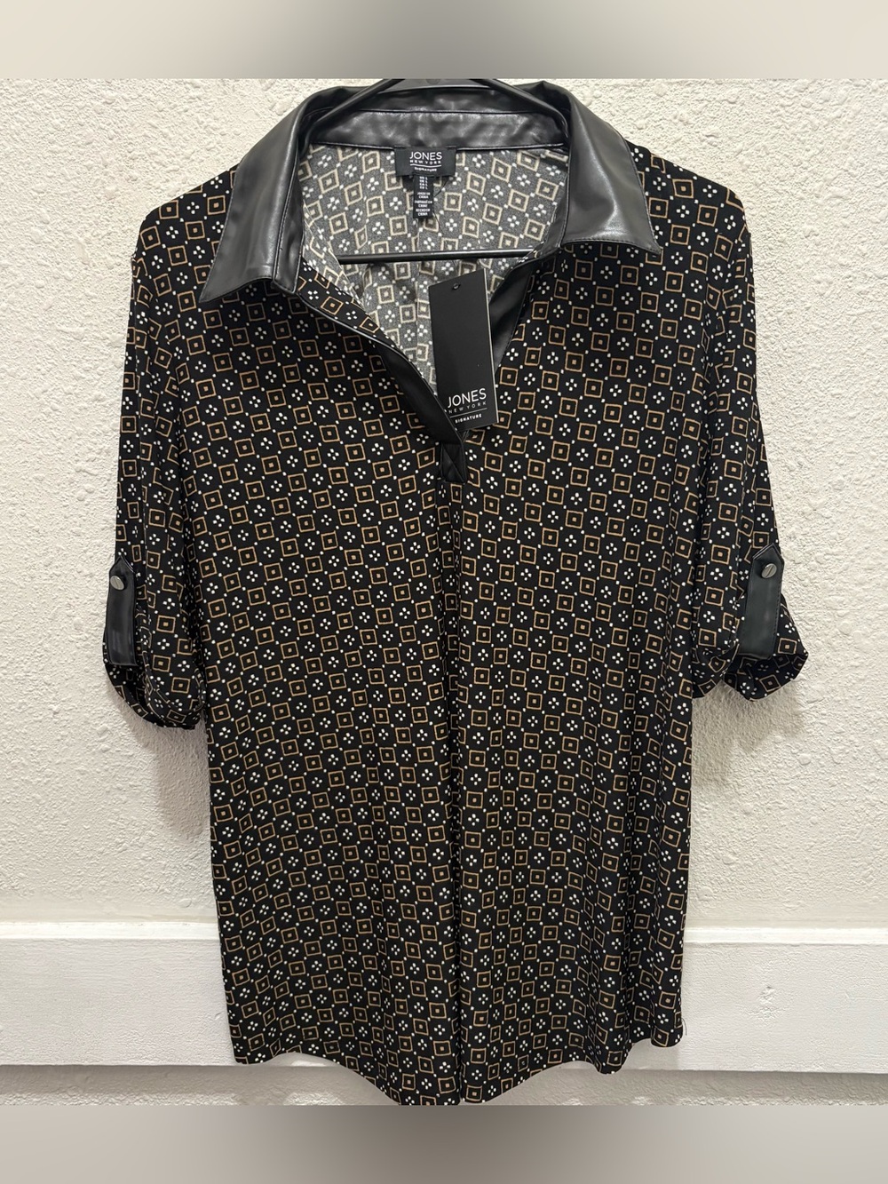Jones New York Faux Leather Collar Pattern Top NWT Large